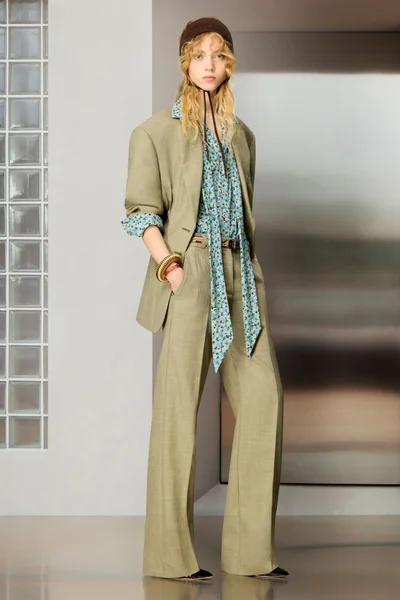 Look 18